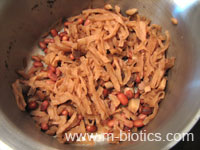 干し大根、椎茸、小豆のスープ。鍋に残った具-マクロビオティック料理