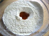 餃子の皮～小麦粉で手作り～　レシピ 小麦粉の中央に油を入れたところ　マクロビオティック料理