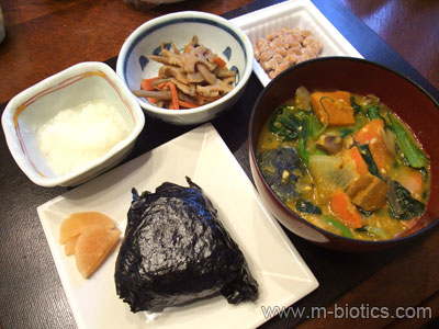 おにぎり・ごぼう汁定食