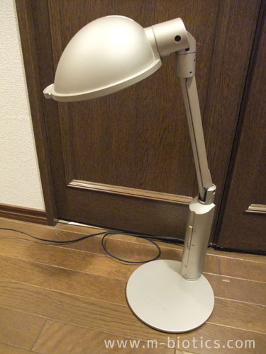 電気スタンド 折れた アロンアルファで接着