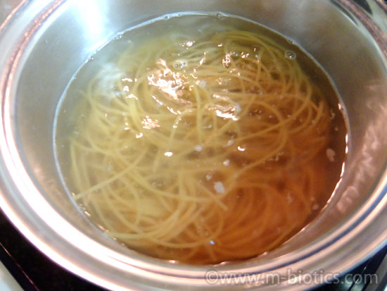 スペルト小麦　ファッロ小麦全粒粉　スパゲティー　アルチェネロ　ゆでる