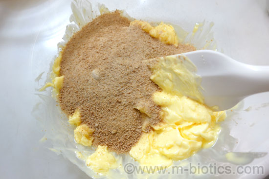 ホームベーカリー　レモンケーキ　レシピ　作り方　バターと砂糖をすり混ぜる