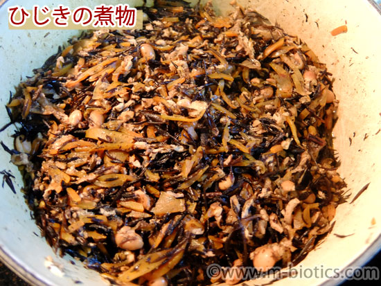 ルクルーゼ ココットロンド ひじきの煮物 白 レビュー