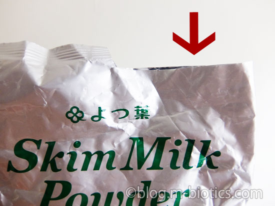 よつ葉　スキムミルク　大容量 1kg　弱点はチャックがついていないところ　保存性