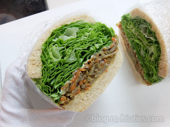 きんぴらごぼうサンドイッチ　レシピ　作り方　完成　切ったところ　断面