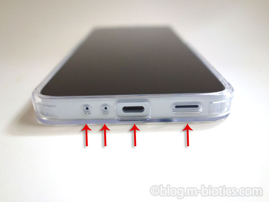 ラスタバナナ　ハイブリッド RHINOX 極限保護　耐衝撃吸収　本体に合わせて正確に穴が空けられている（本体下部）