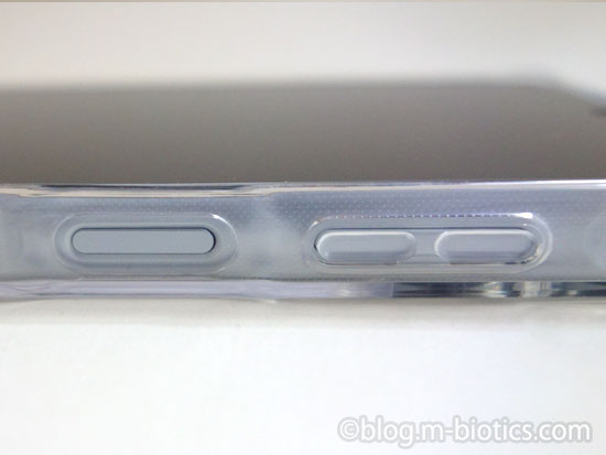 ラスタバナナ　ハイブリッド RHINOX 極限保護　耐衝撃吸収　本体に合わせて正確に穴が空けられている（電源ボタン、音量ボタン）